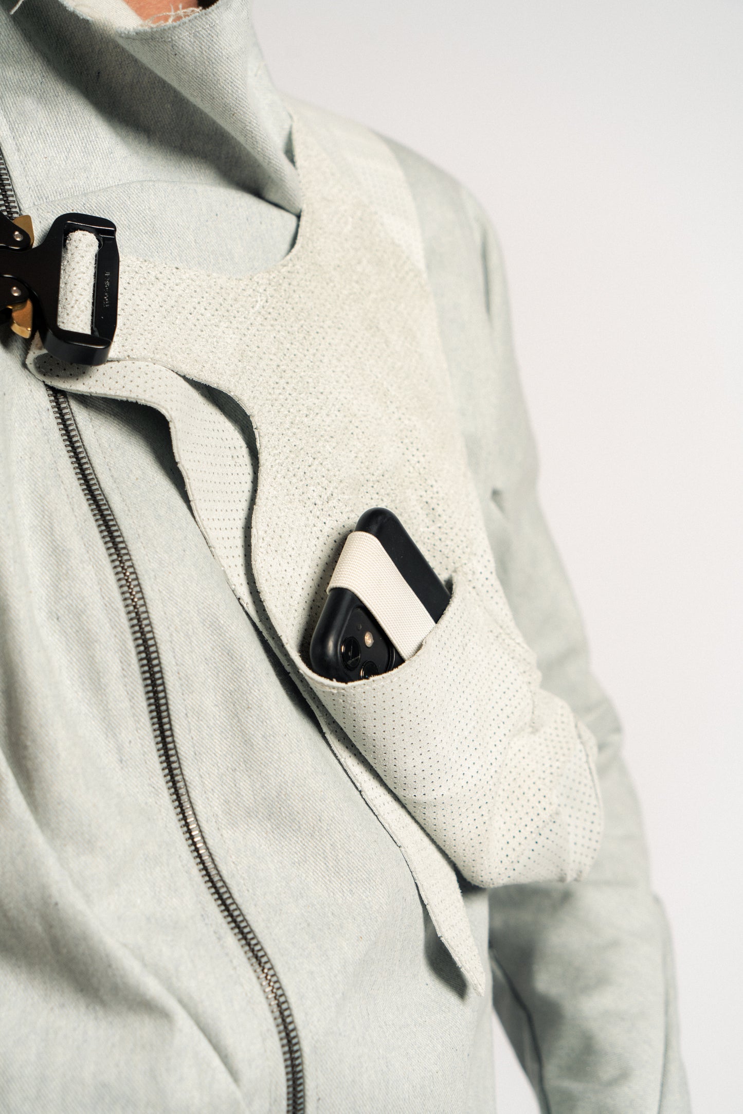 DISTORTION HOLSTER SYSTEM