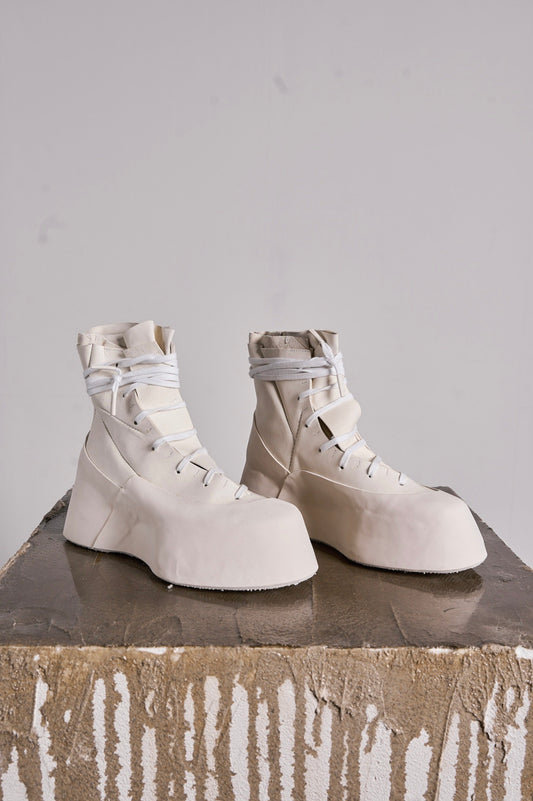 DISTORTION FEATHERWEIGHT HIGH TOP SNEAKER