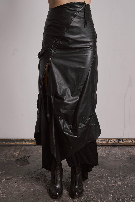 DISTORTION KNEE SKIRT