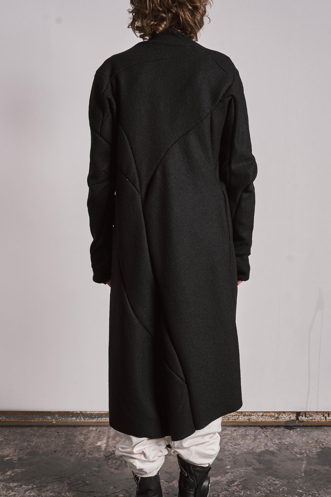 DISTORTION EXTENDED WRAP SHIRT