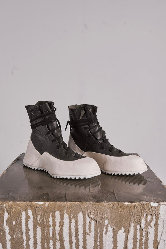 DISTORTION FEATHERWEIGHT HIGH TOP SNEAKER