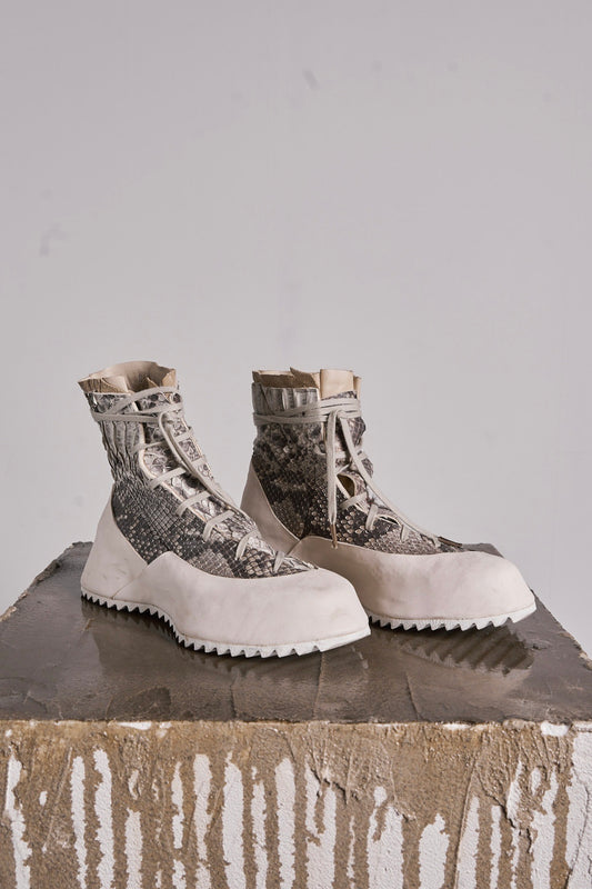 DISTORTION FEATHERWEIGHT HIGH TOP SNEAKER