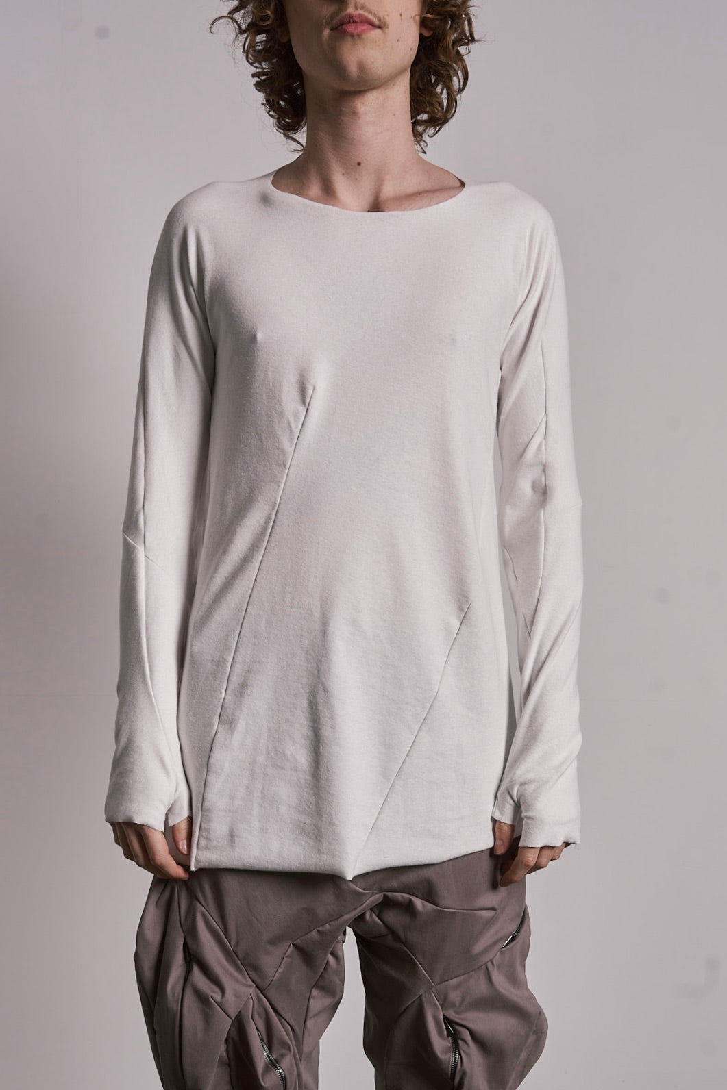 DISTORTION GLOVE SWEATER