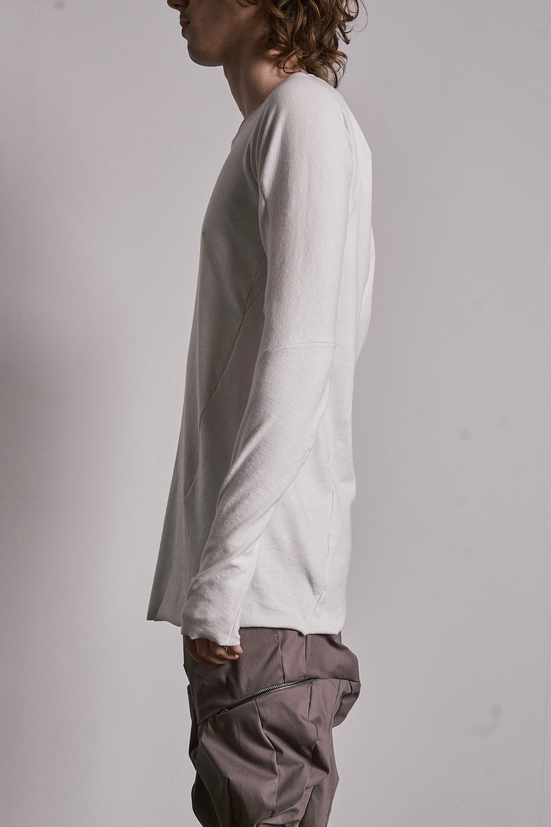 DISTORTION GLOVE SWEATER