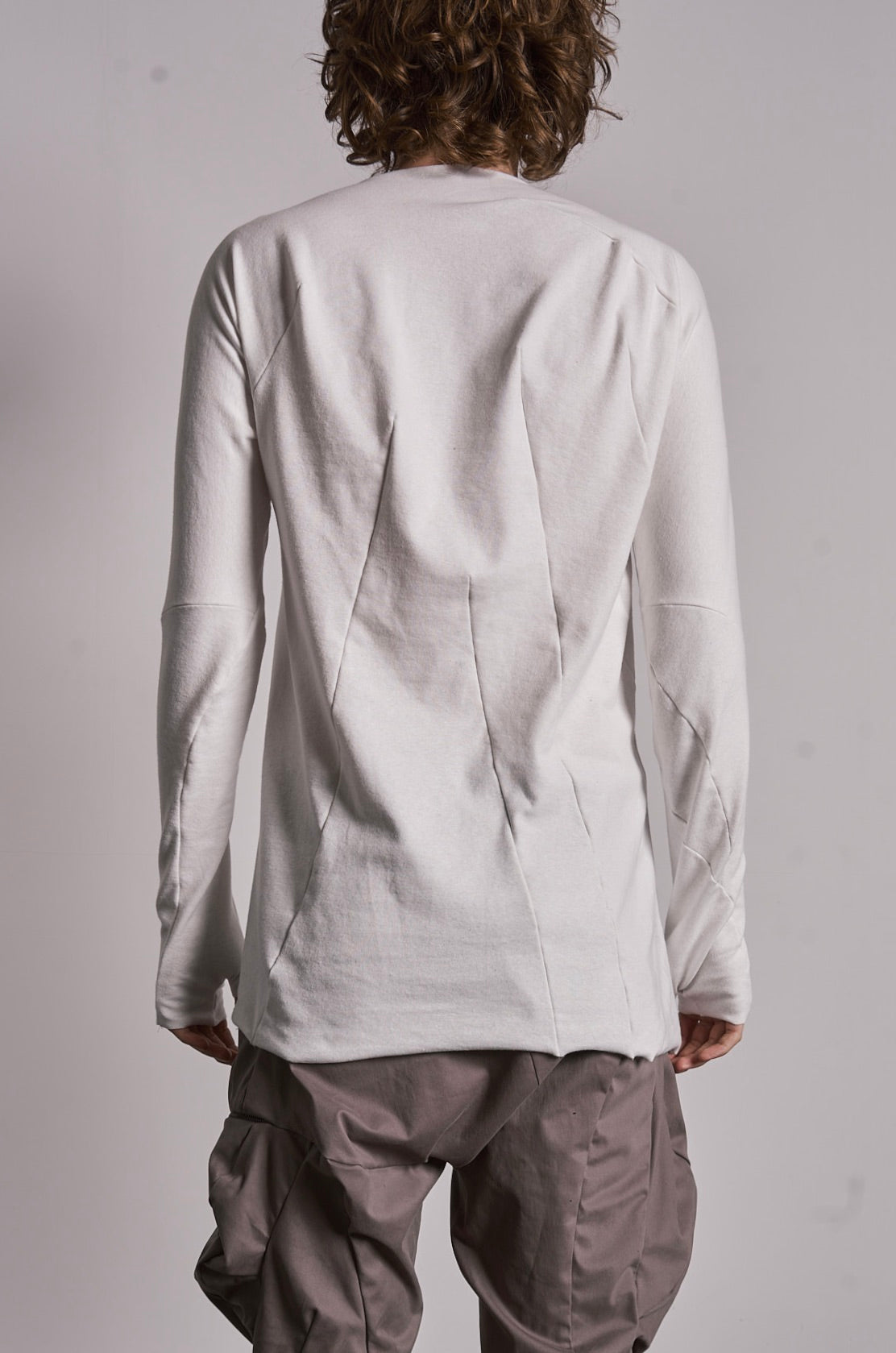 DISTORTION GLOVE SWEATER