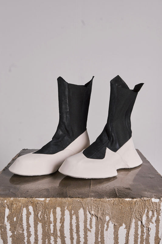 DISTORTION FEATHERWEIGHT HYBRID SNEAKER
