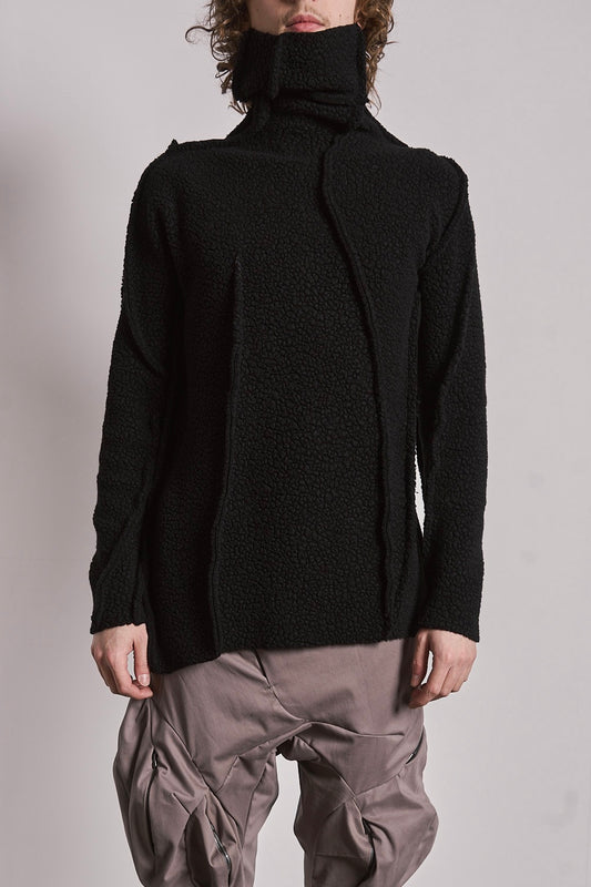 DISTORTION TURTLENECK