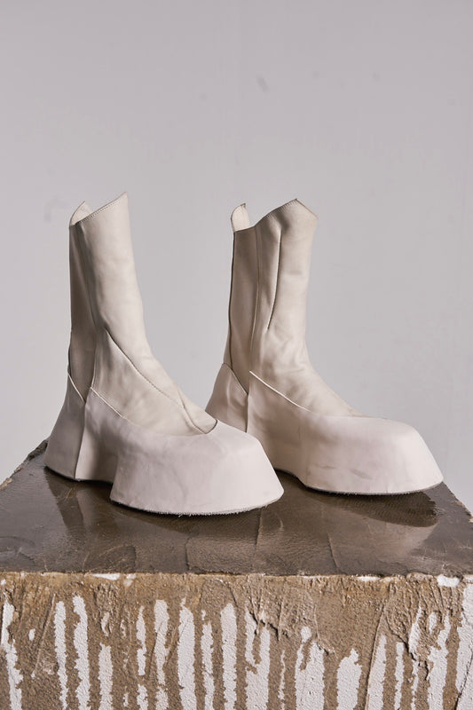 DISTORTION FEATHERWEIGHT HYBRID SNEAKER