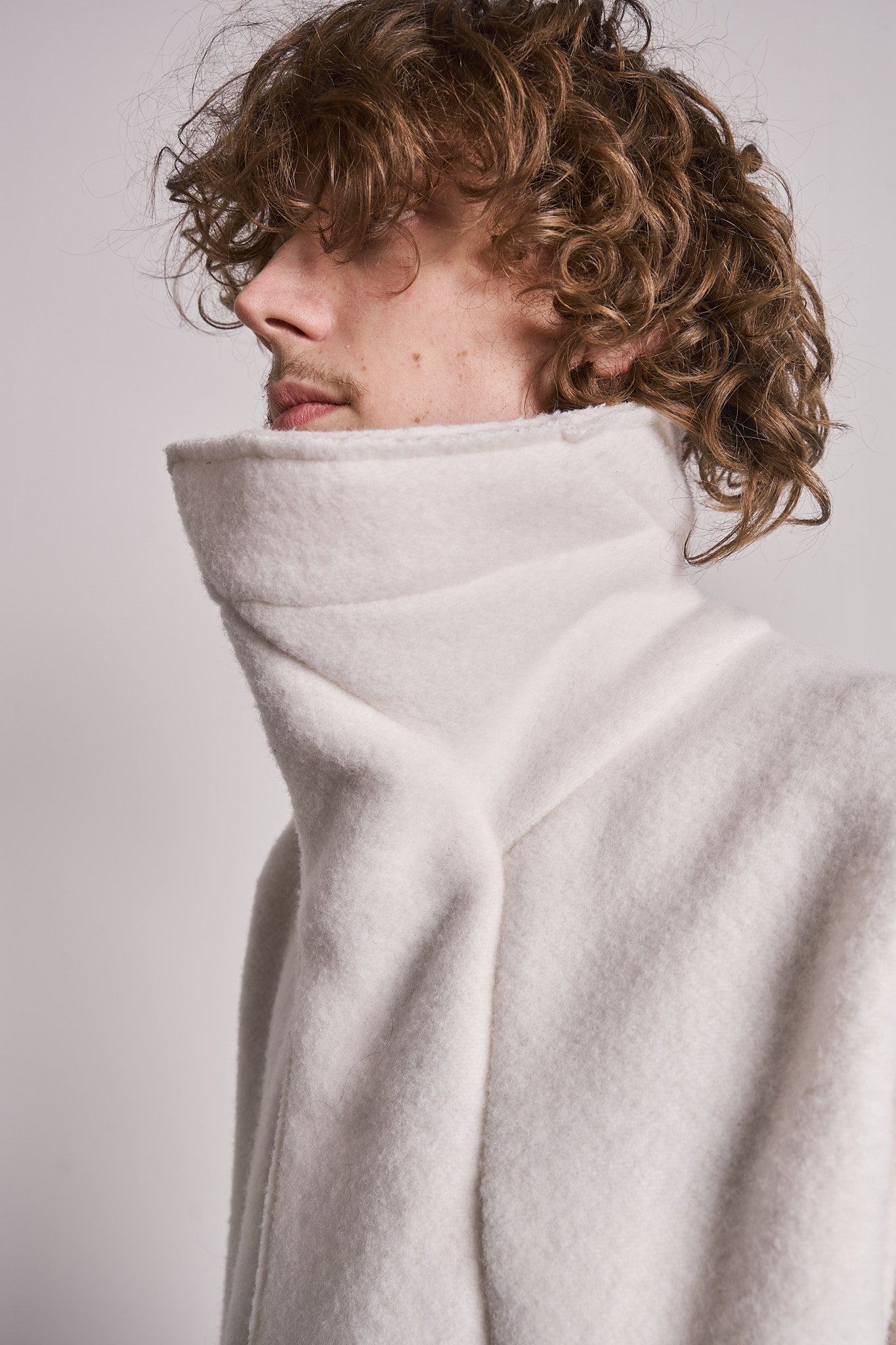 DISTORTION TRENCH COAT