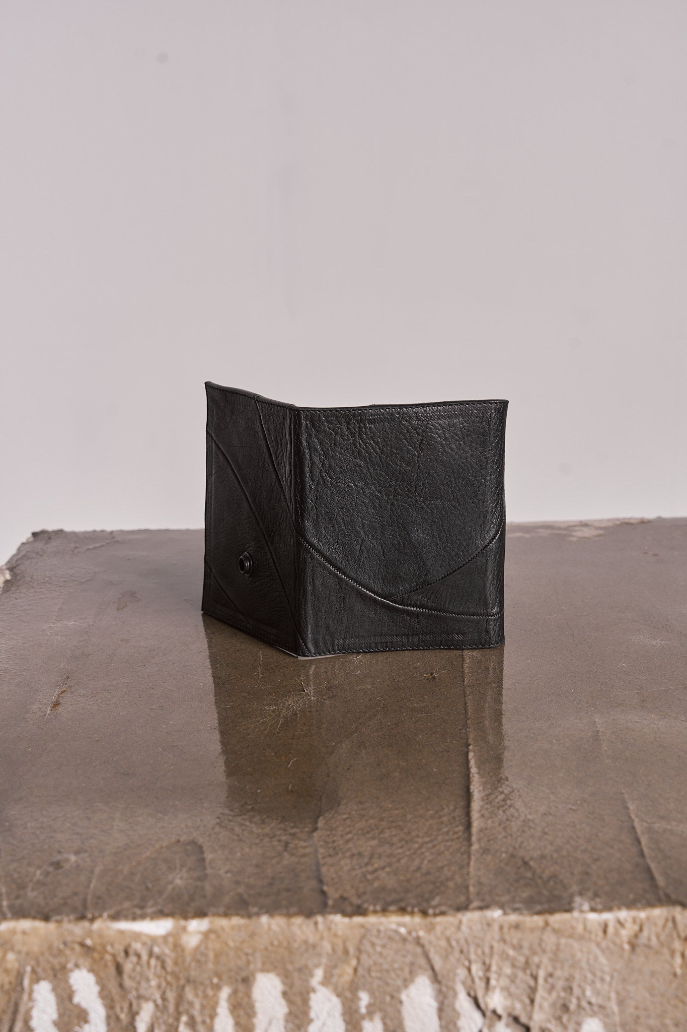 DISTORTION WALLET 1