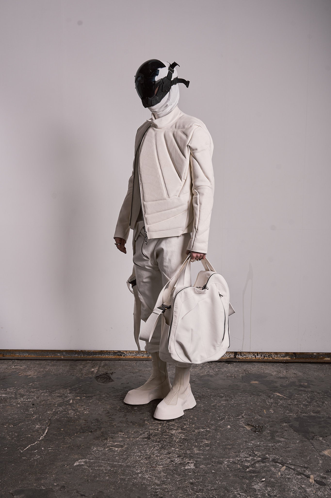 DISTORTION CANISTER BAG
