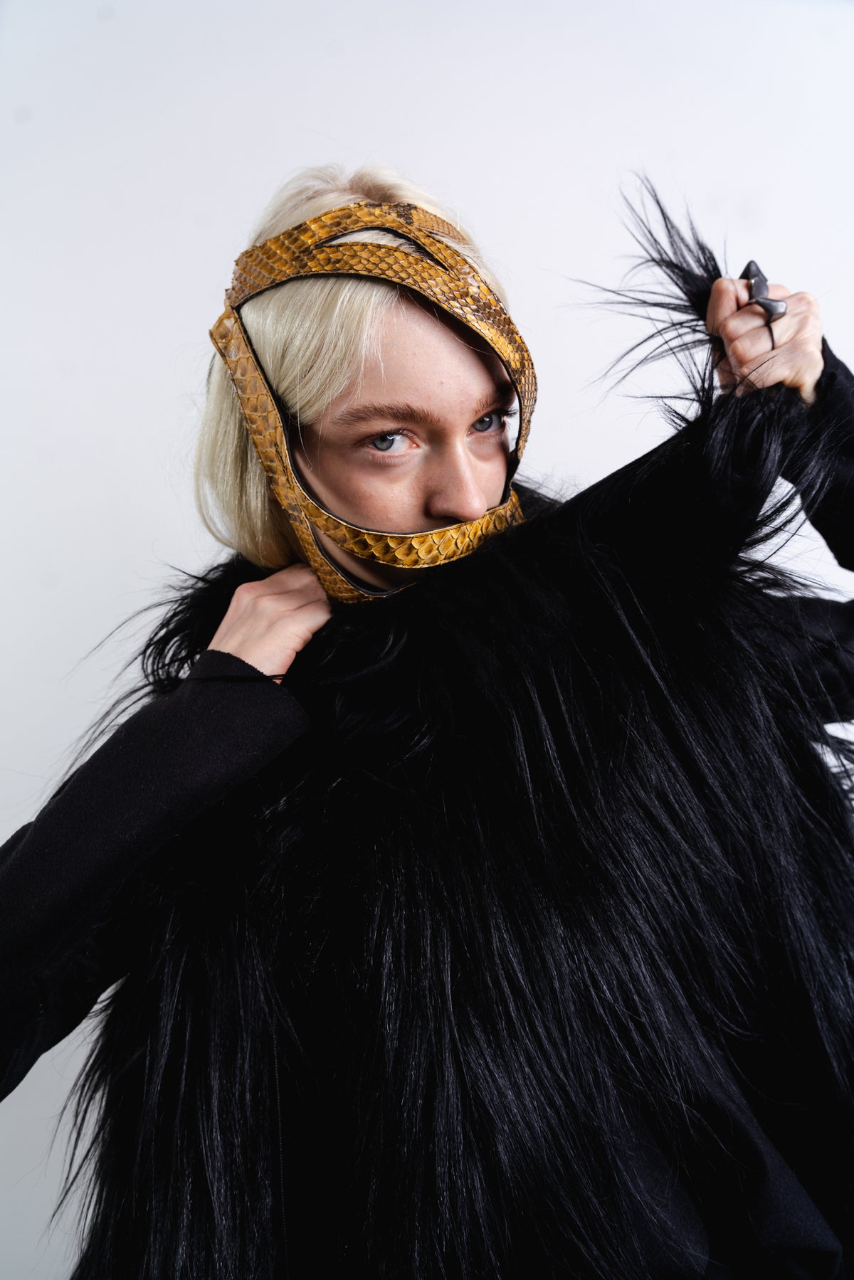 DISTORTION WRAP VEST