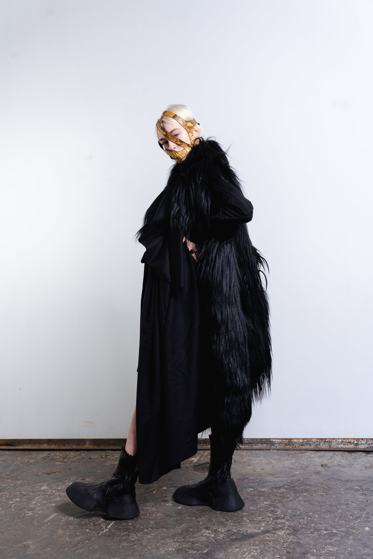 DISTORTION WRAP VEST