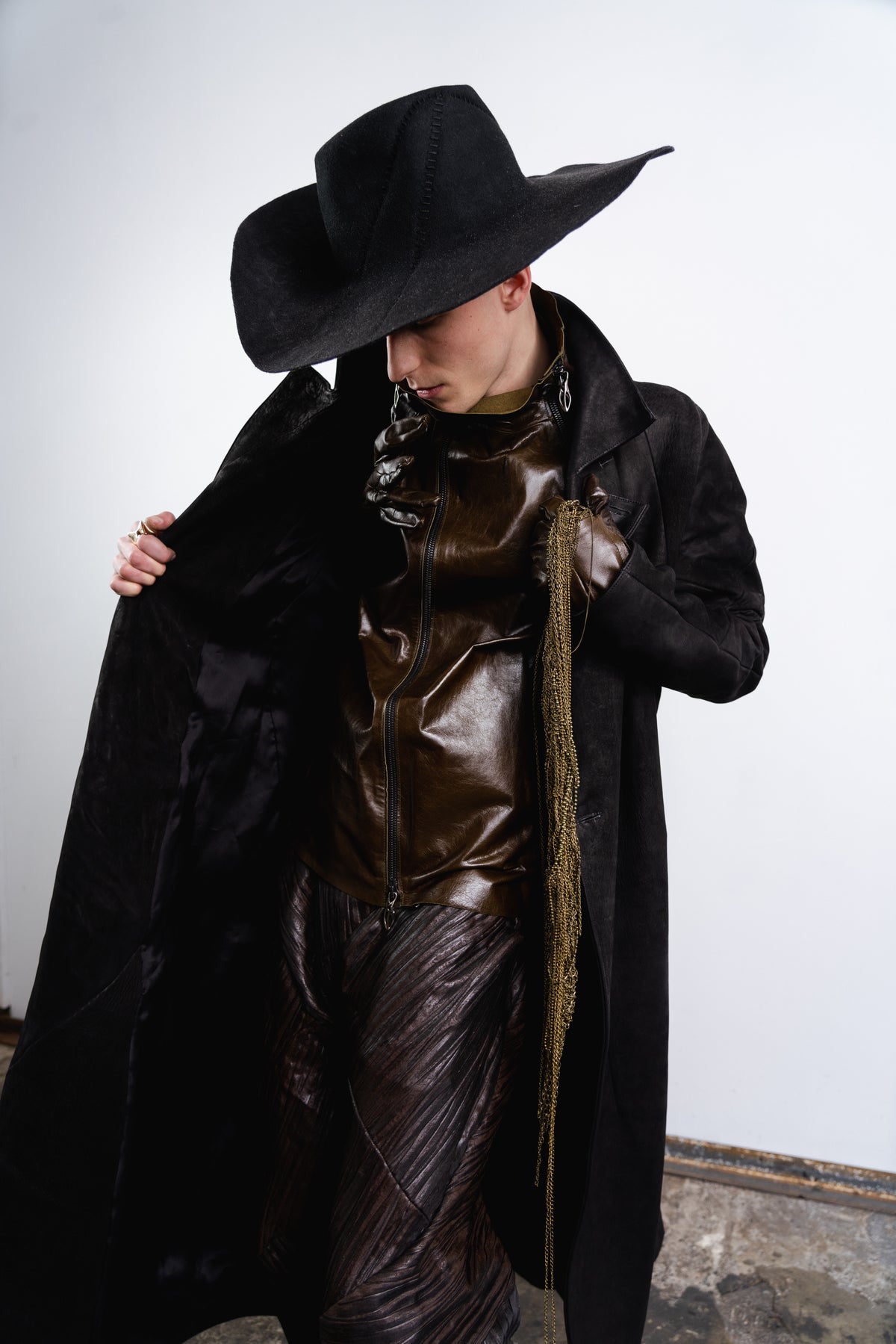DISTORTION GLOVED STRAIT JACKET