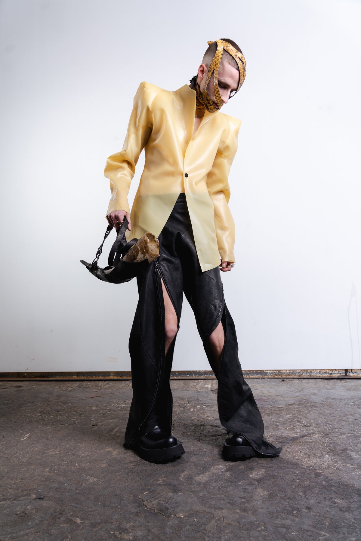 FORCED POWER SHOULDER BLAZER