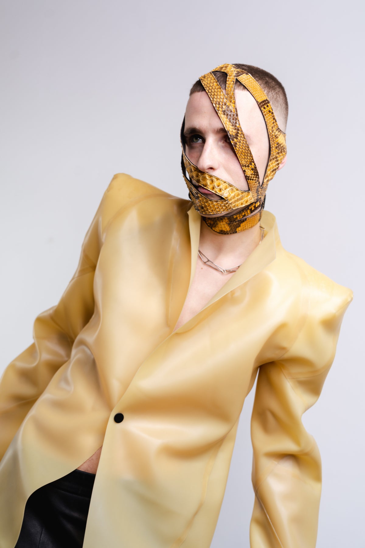 FORCED POWER SHOULDER BLAZER
