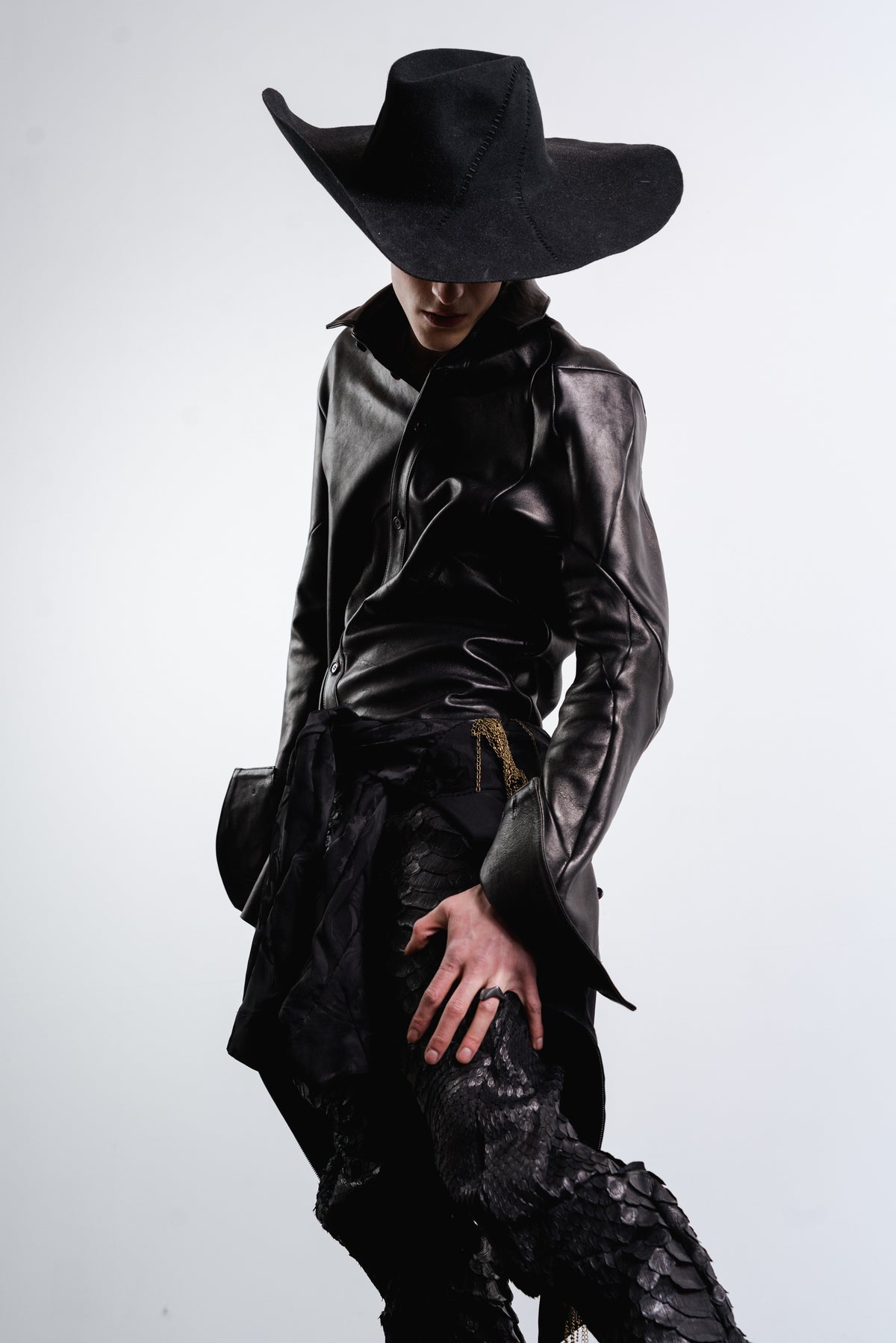 DISTORTION BUTTON DOWN SHIRT