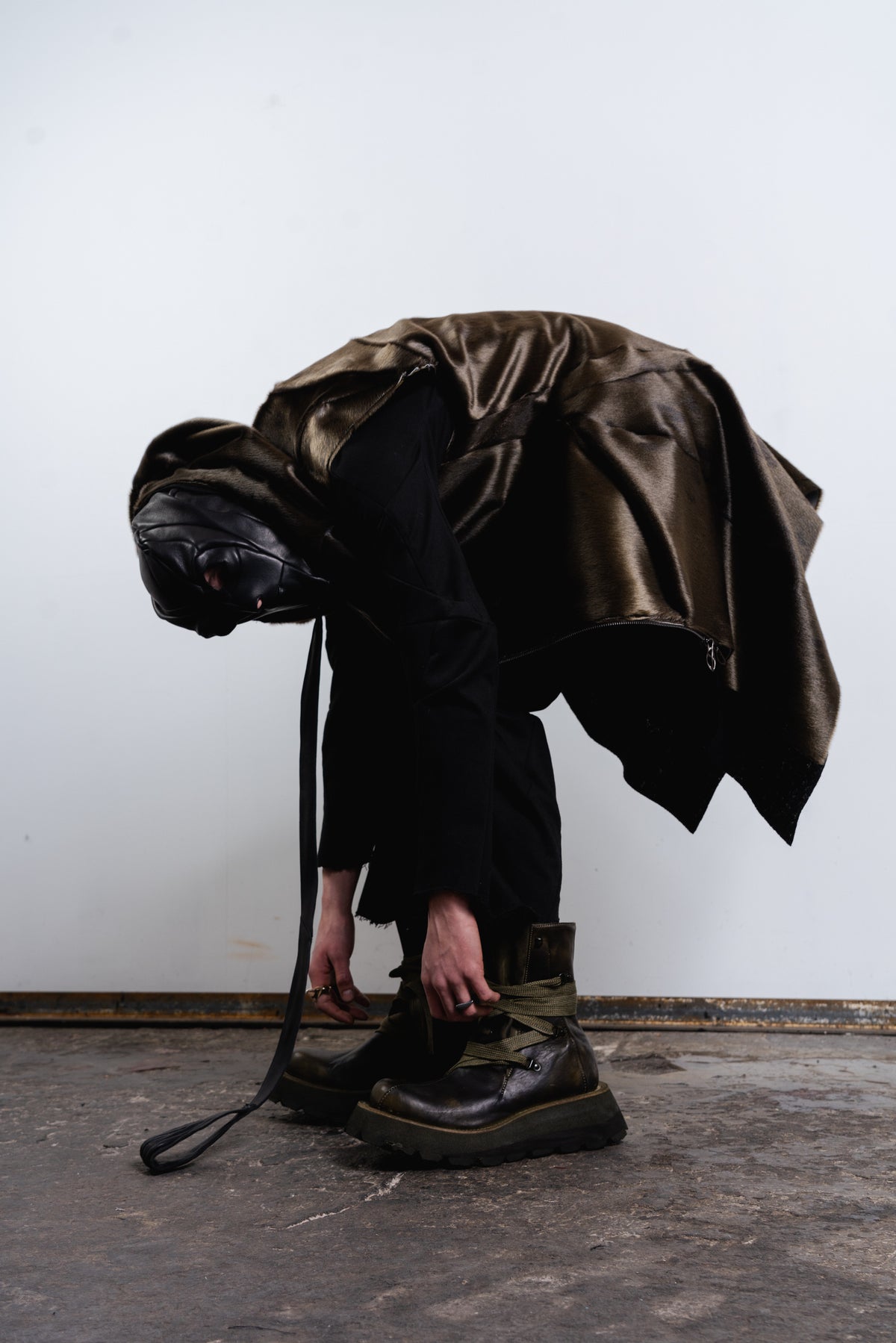DISTORTION CONSTRICTED CHEMSUIT