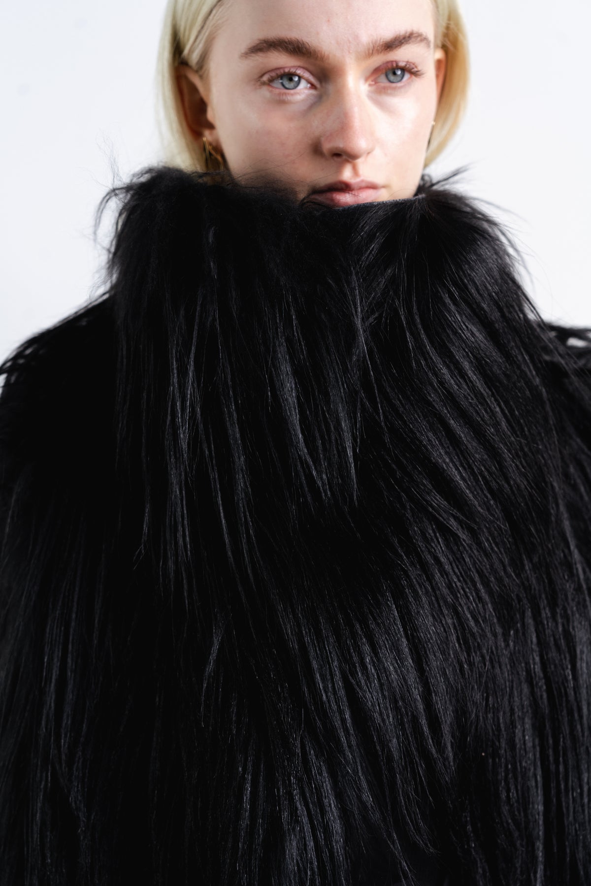 DISTORTION WRAP VEST