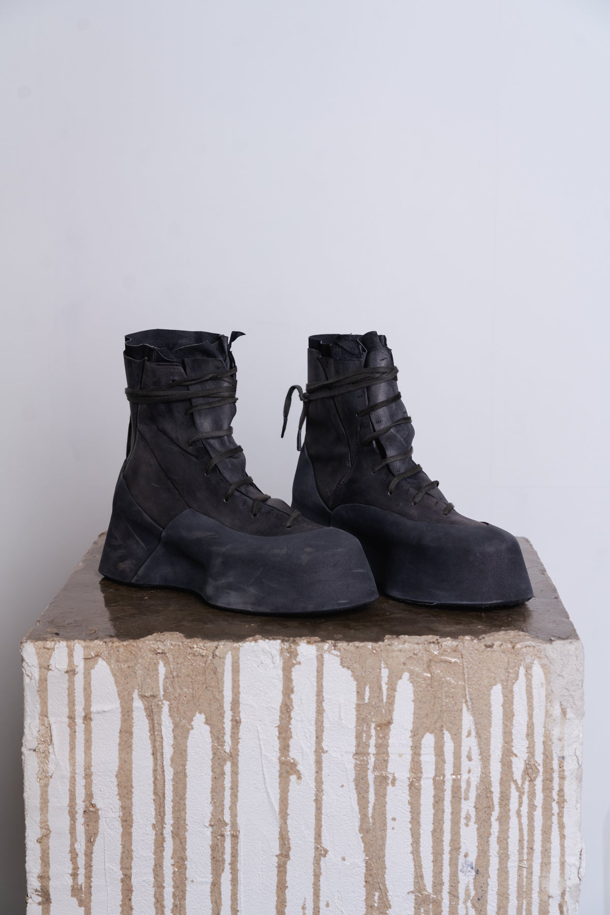 DISTORTION FEATHERWEIGHT HIGH TOP SNEAKER PLATFORM