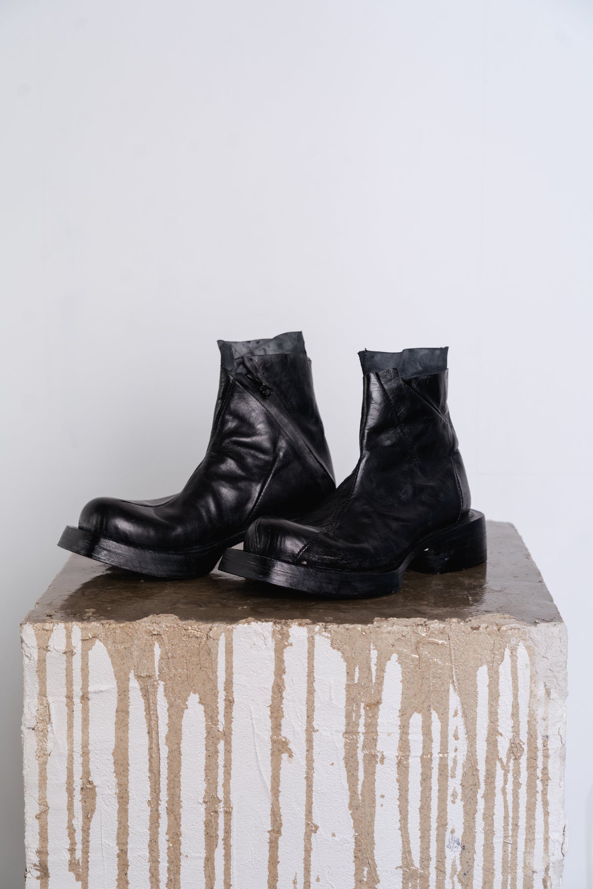 DISTORTION ANKLE BOOT SCULPTURE
