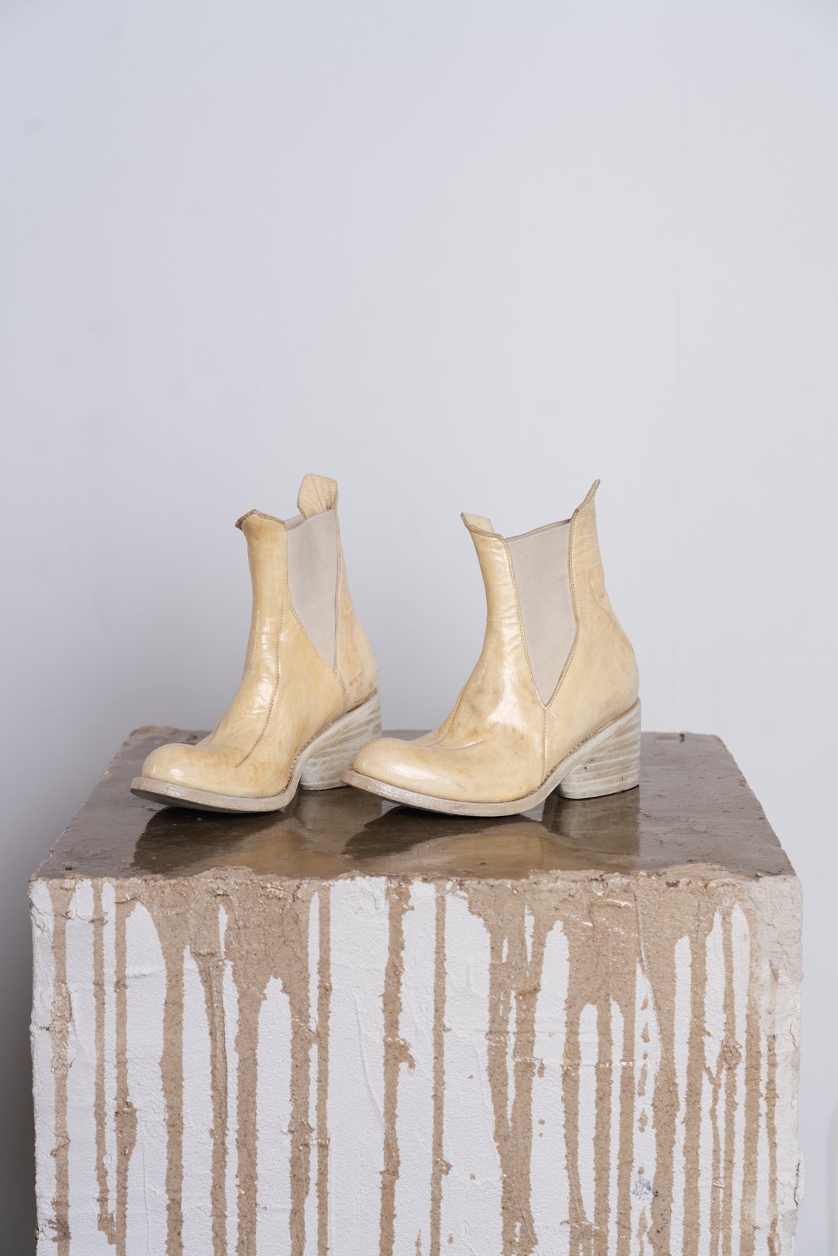 DISTORTION HEELED POINTED CHELSEA BOOT
