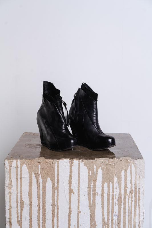 DISTORTION WEDGE