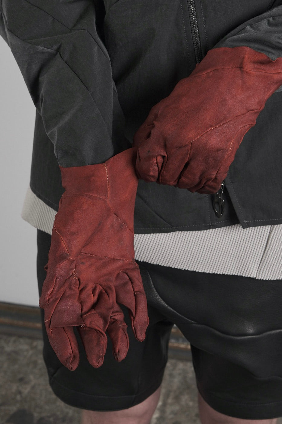 DISTORTION 5 FINGER MEMBRANE GLOVES – Gloves, LEON EMANUEL BLANCK