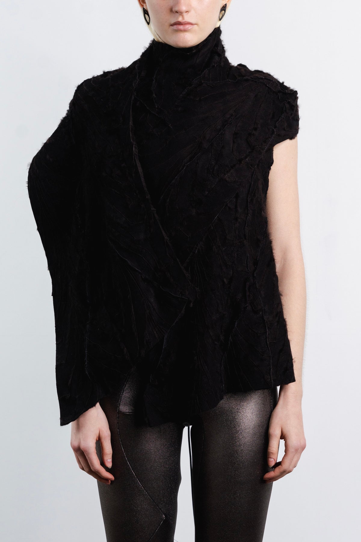 DISTORTION SCARF VEST