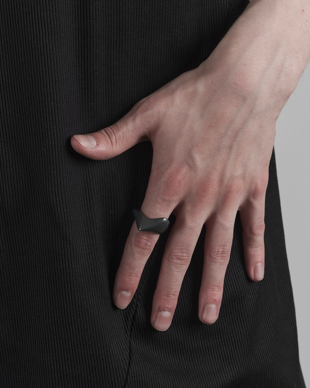 LIQUID SPLITRING 1 – Ring, LEON EMANUEL BLANCK