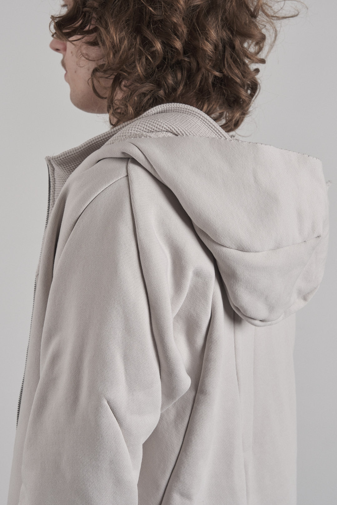 DISTORTION SHORT HOODIE ZIPPED – Hoodie, LEON EMANUEL BLANCK