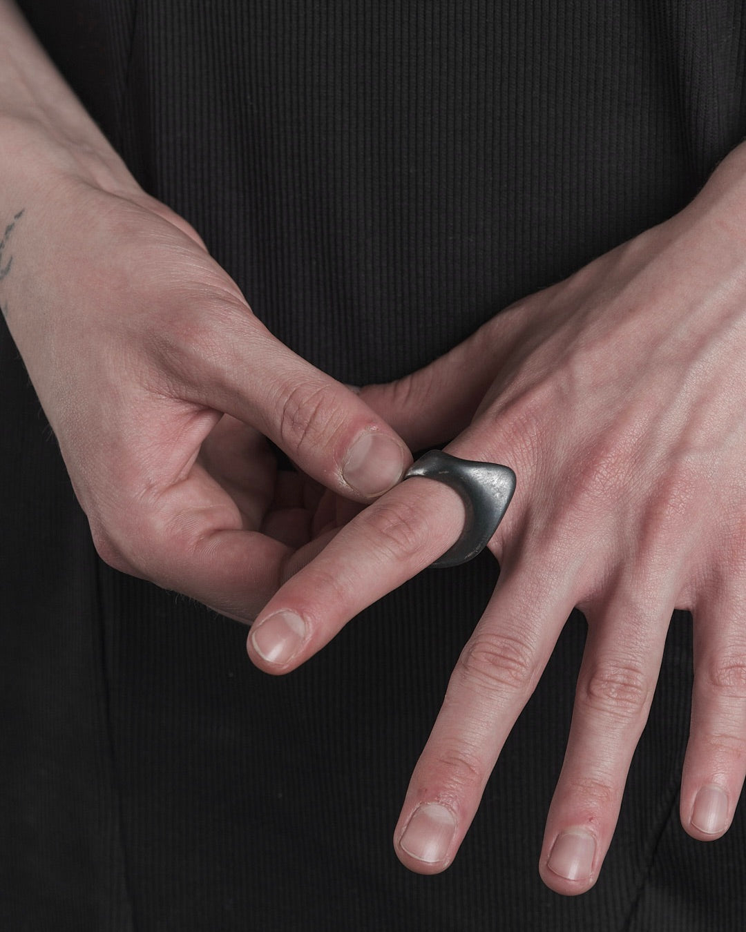 LIQUID RING 2 – Ring, LEON EMANUEL BLANCK