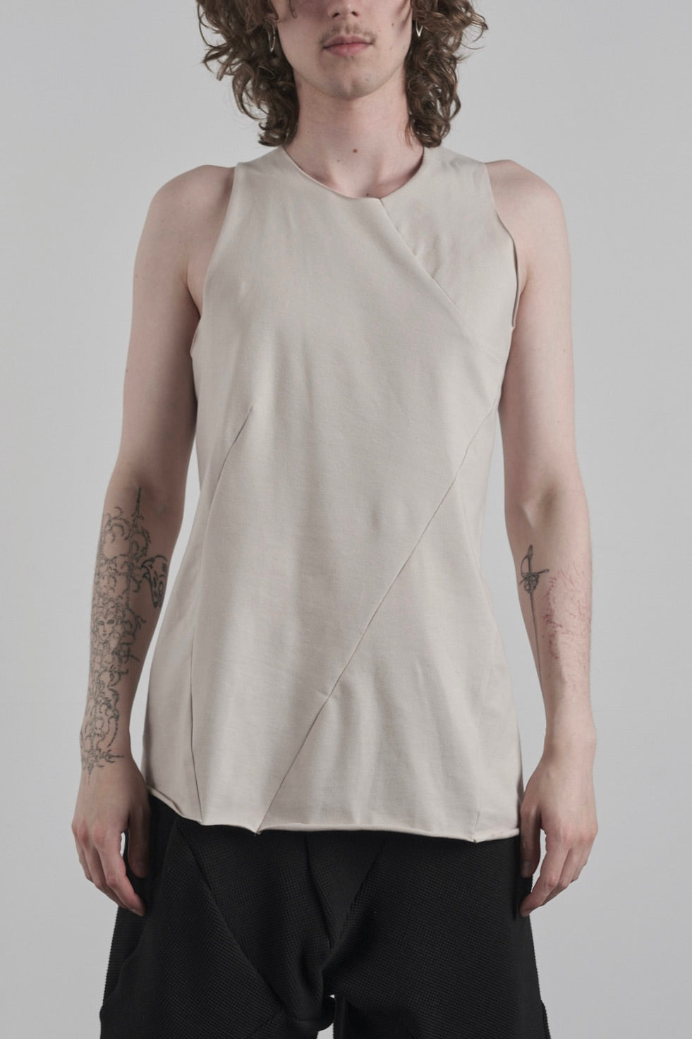DISTORTION FITTED TANK TOP – Tanktop, LEON EMANUEL BLANCK