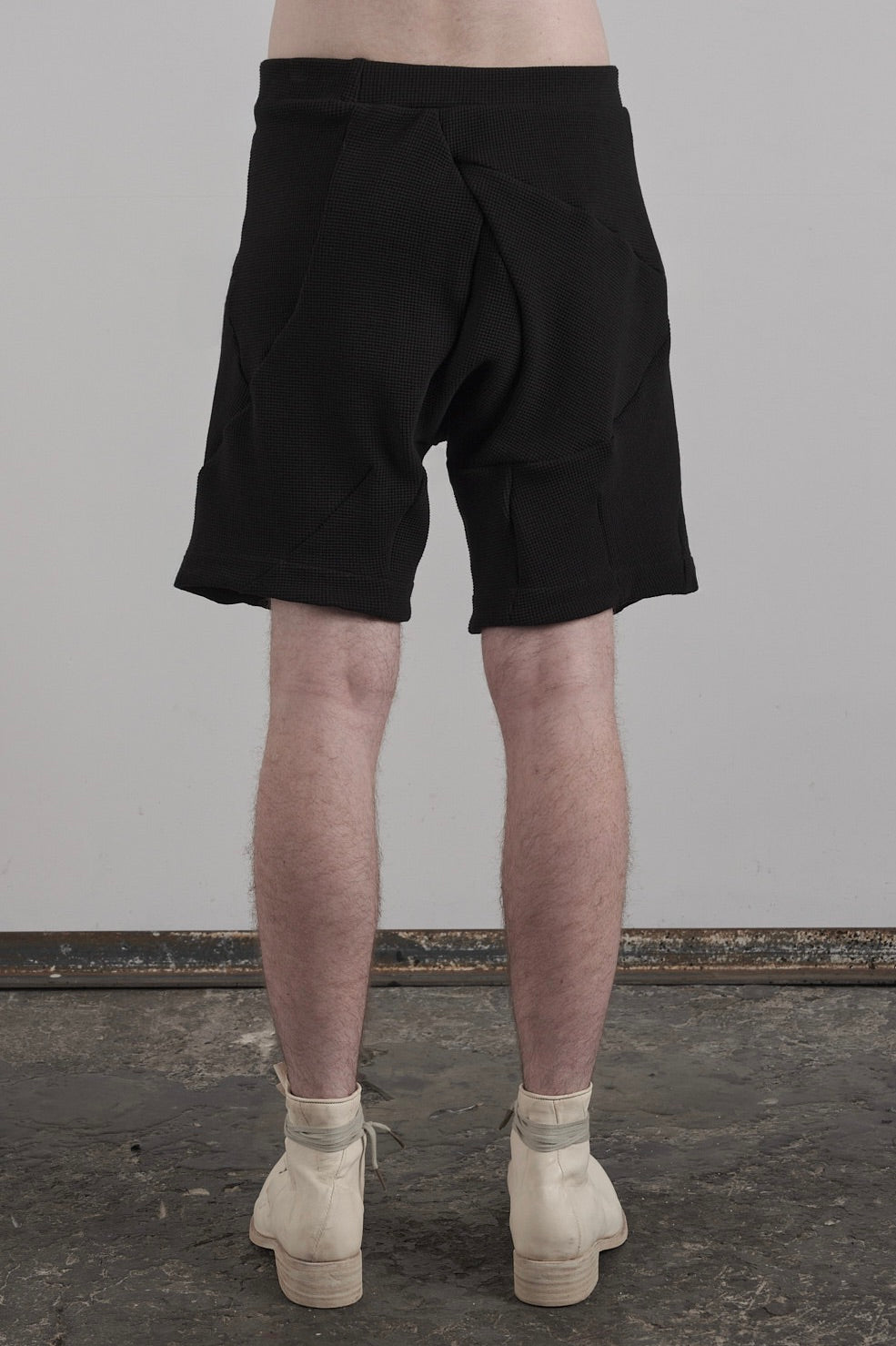 DISTORTION BERMUDA SHORT PANTS – Shorts, LEON EMANUEL BLANCK
