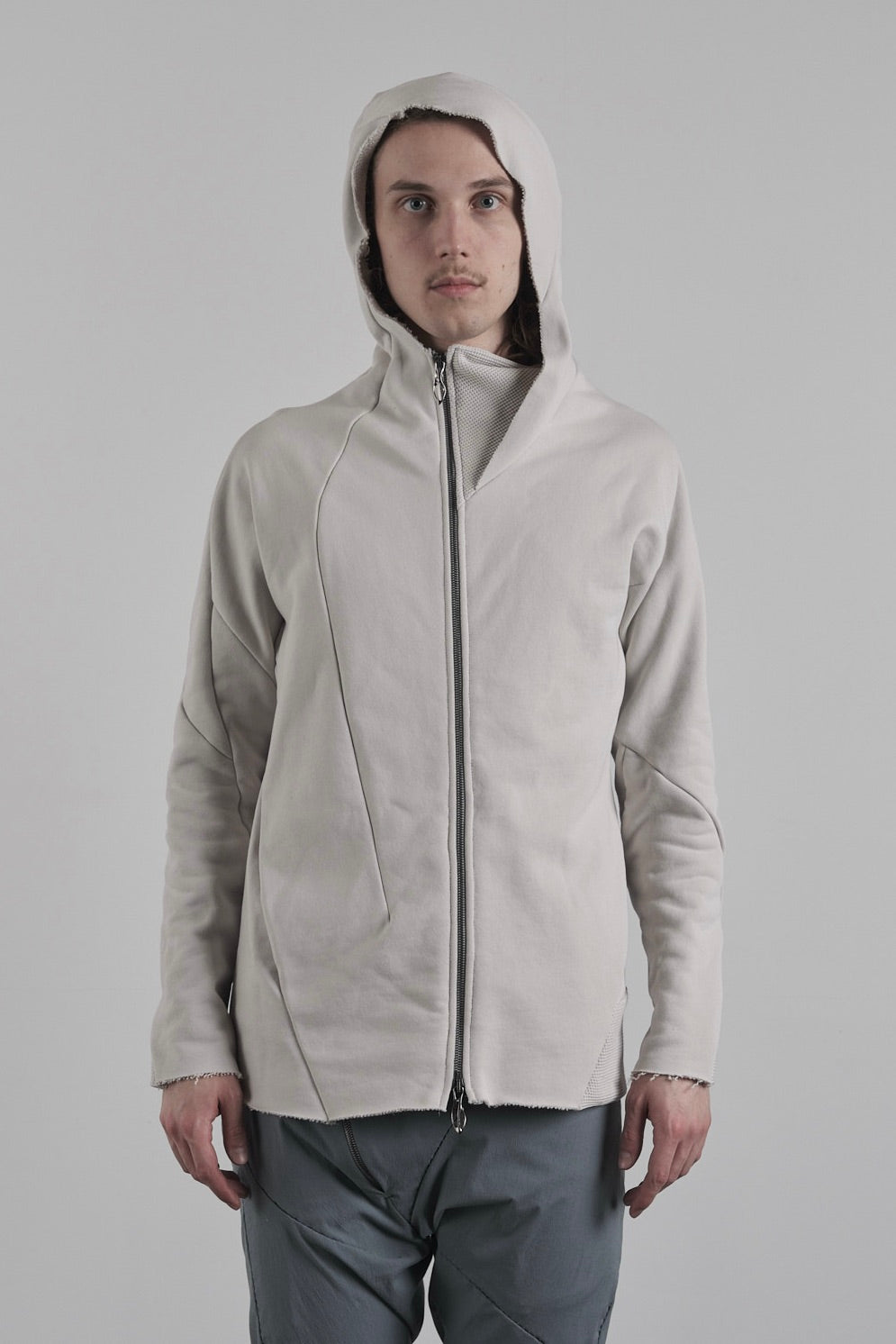 DISTORTION SHORT HOODIE ZIPPED – Hoodie, LEON EMANUEL BLANCK