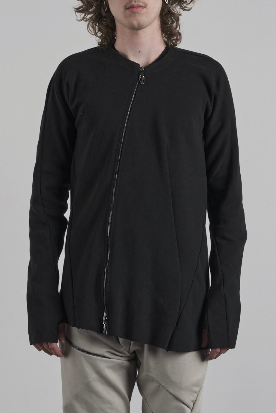 DISTORTION LONG T-SHIRT ZIPPED – T-Shirt, LEON EMANUEL BLANCK