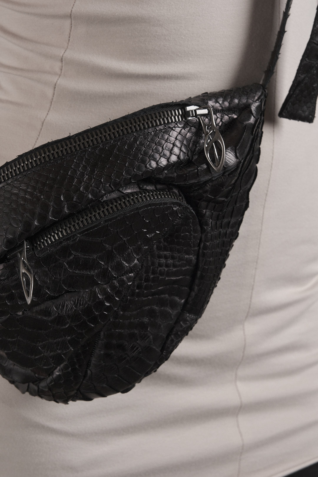 DISTORTION DEALER BAG SMALL – Bag, LEON EMANUEL BLANCK