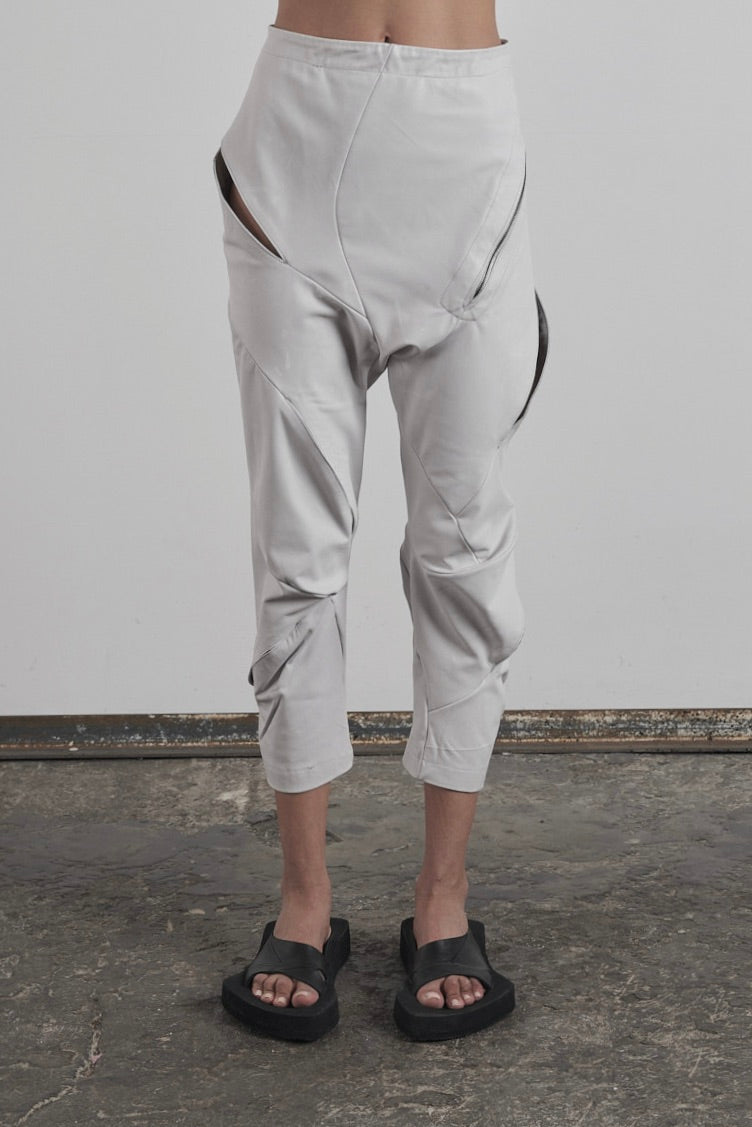 DISTORTION 4/5 GILLS PANTS – Pants, LEON EMANUEL BLANCK