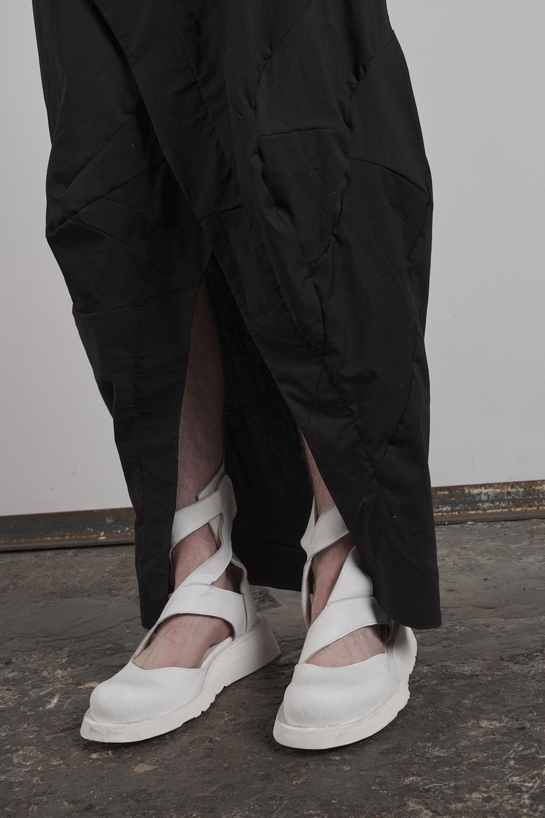 DISTORTION ELONGATED KILT – Kilt, LEON EMANUEL BLANCK