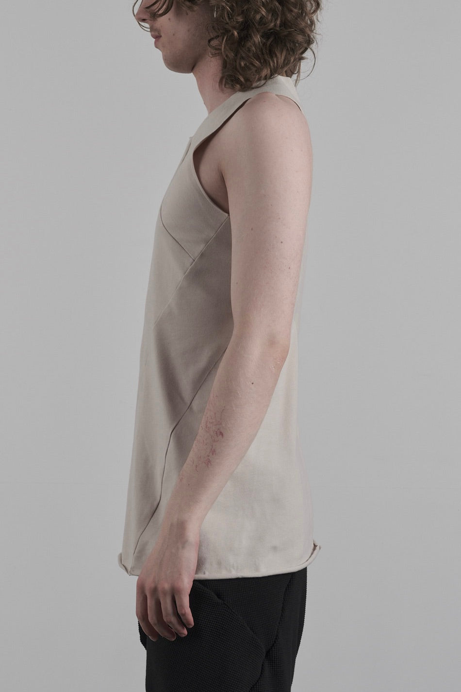 DISTORTION FITTED TANK TOP – Tanktop, LEON EMANUEL BLANCK