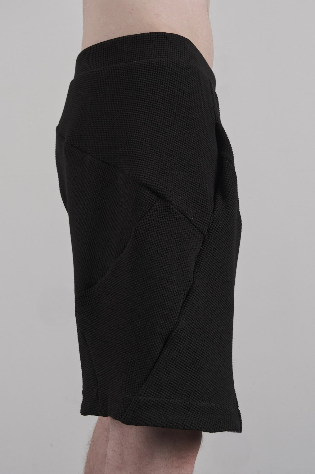 DISTORTION BERMUDA SHORT PANTS – Shorts, LEON EMANUEL BLANCK