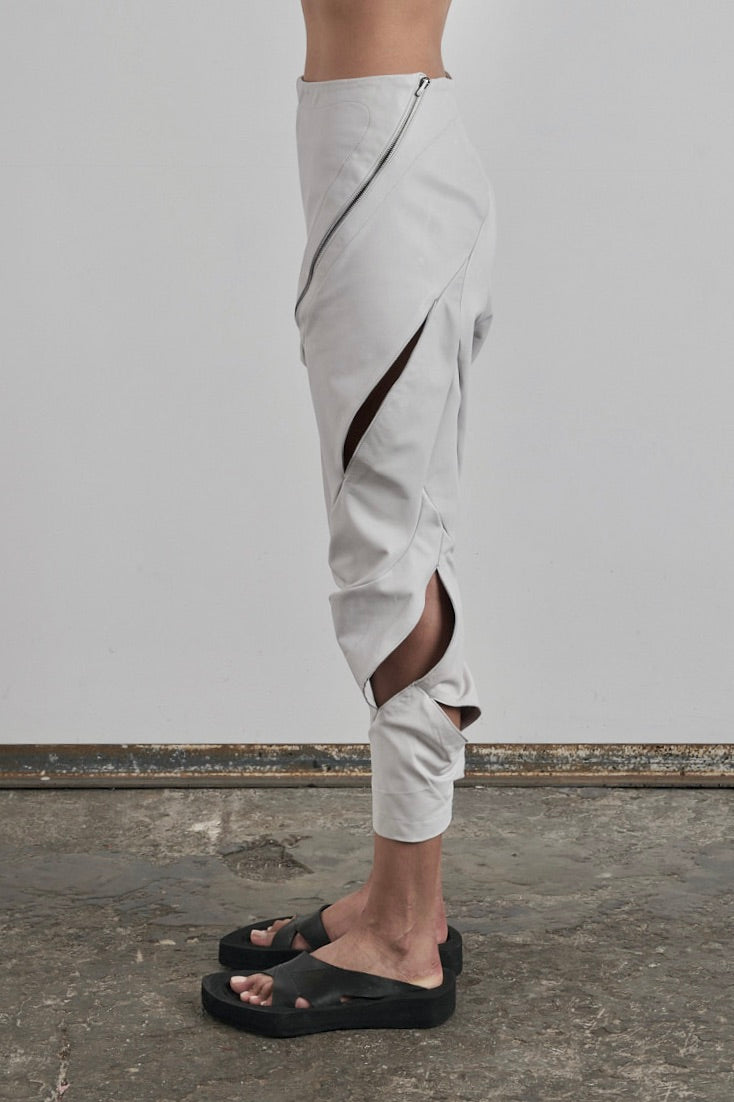 DISTORTION 4/5 GILLS PANTS – Pants, LEON EMANUEL BLANCK