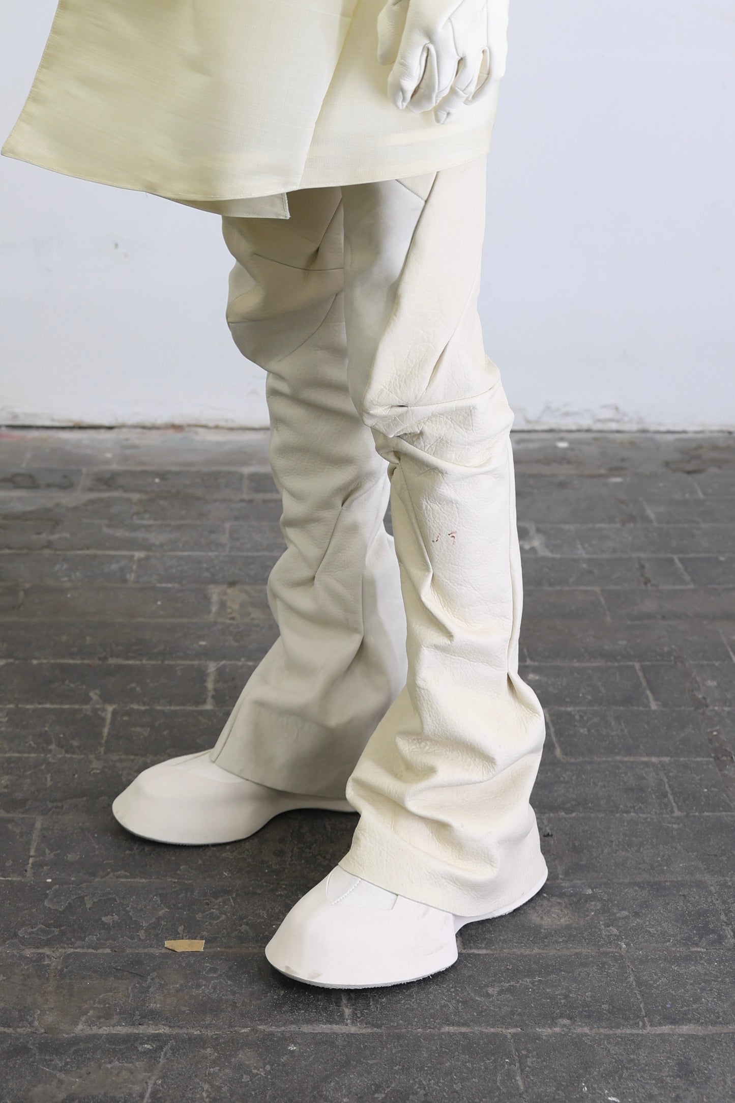 DISTORTION SCULPTURE PANTS