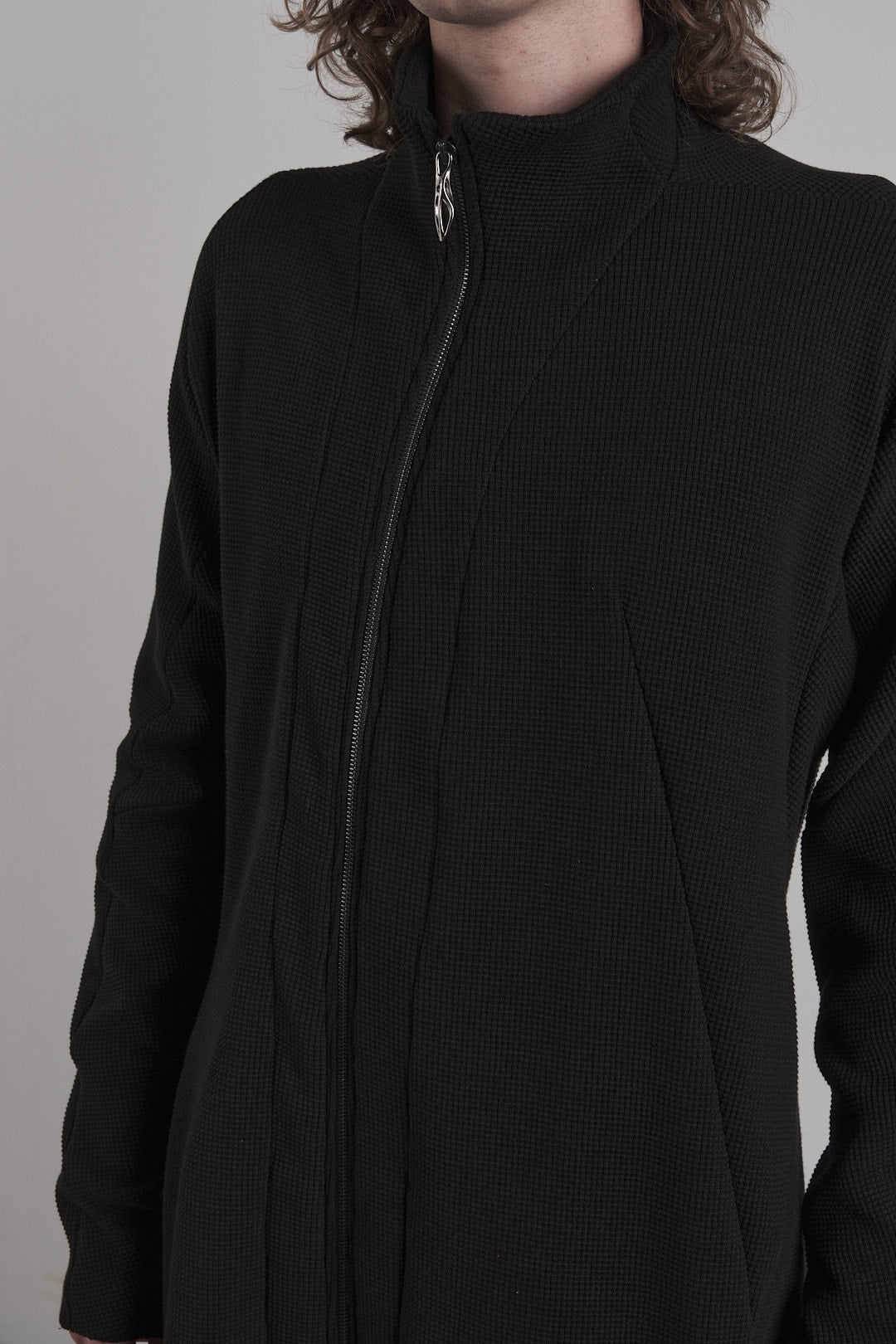 DISTORTION LONG TURTLENECK ZIPPED – Turtleneck, LEON EMANUEL BLANCK