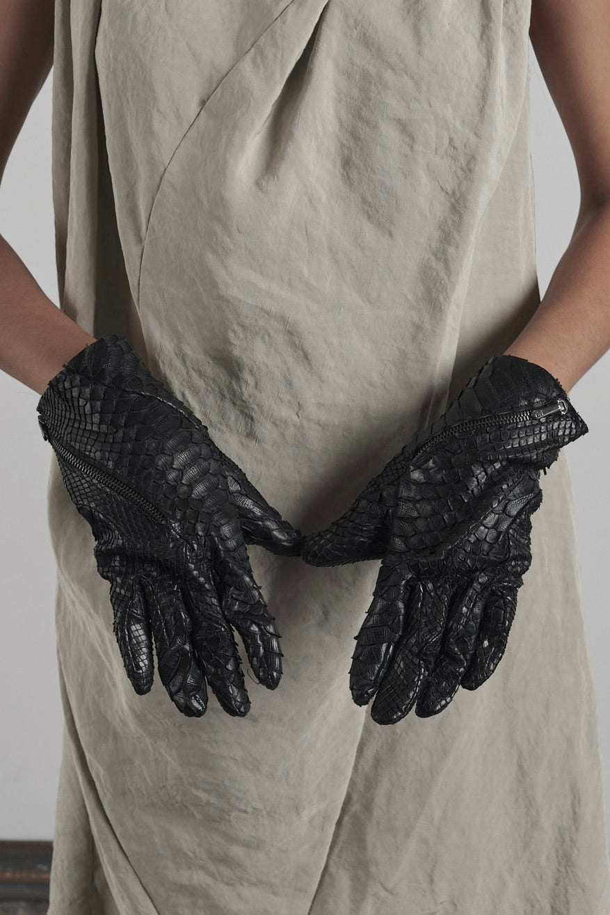 DISTORTION 5 FINGER GLOVES – Gloves, LEON EMANUEL BLANCK