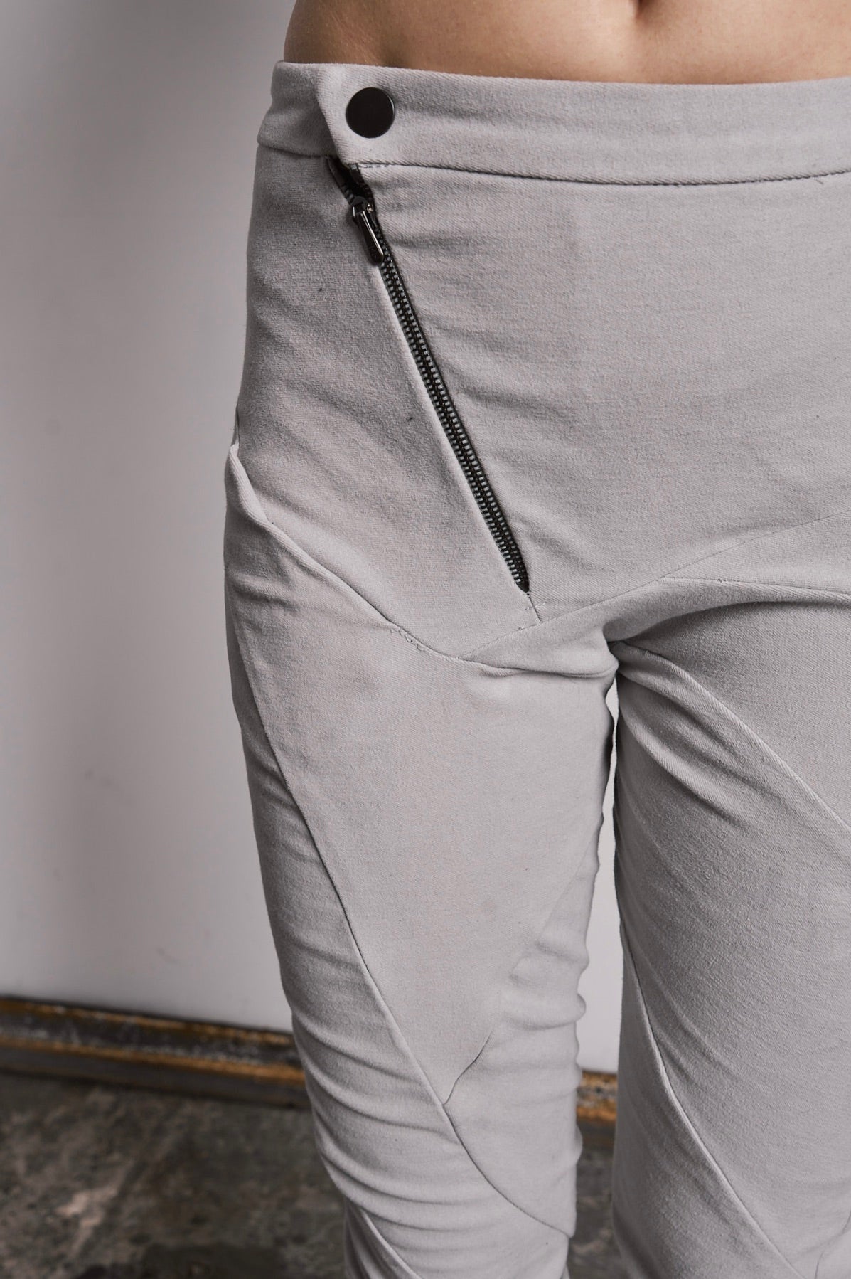 DISTORTION FITTED LONG PANTS