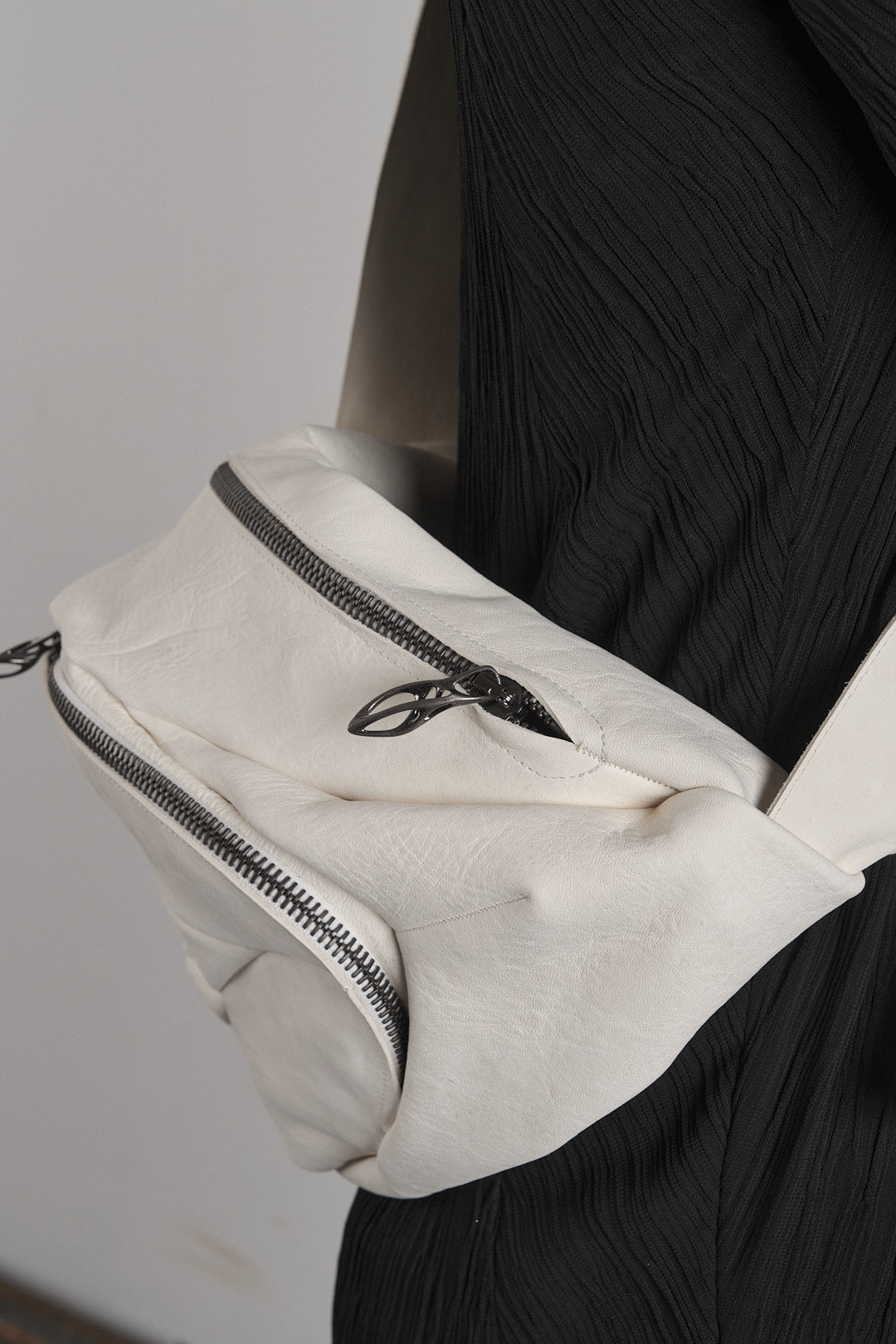 DISTORTION DEALER BAG LARGE – Bag, LEON EMANUEL BLANCK