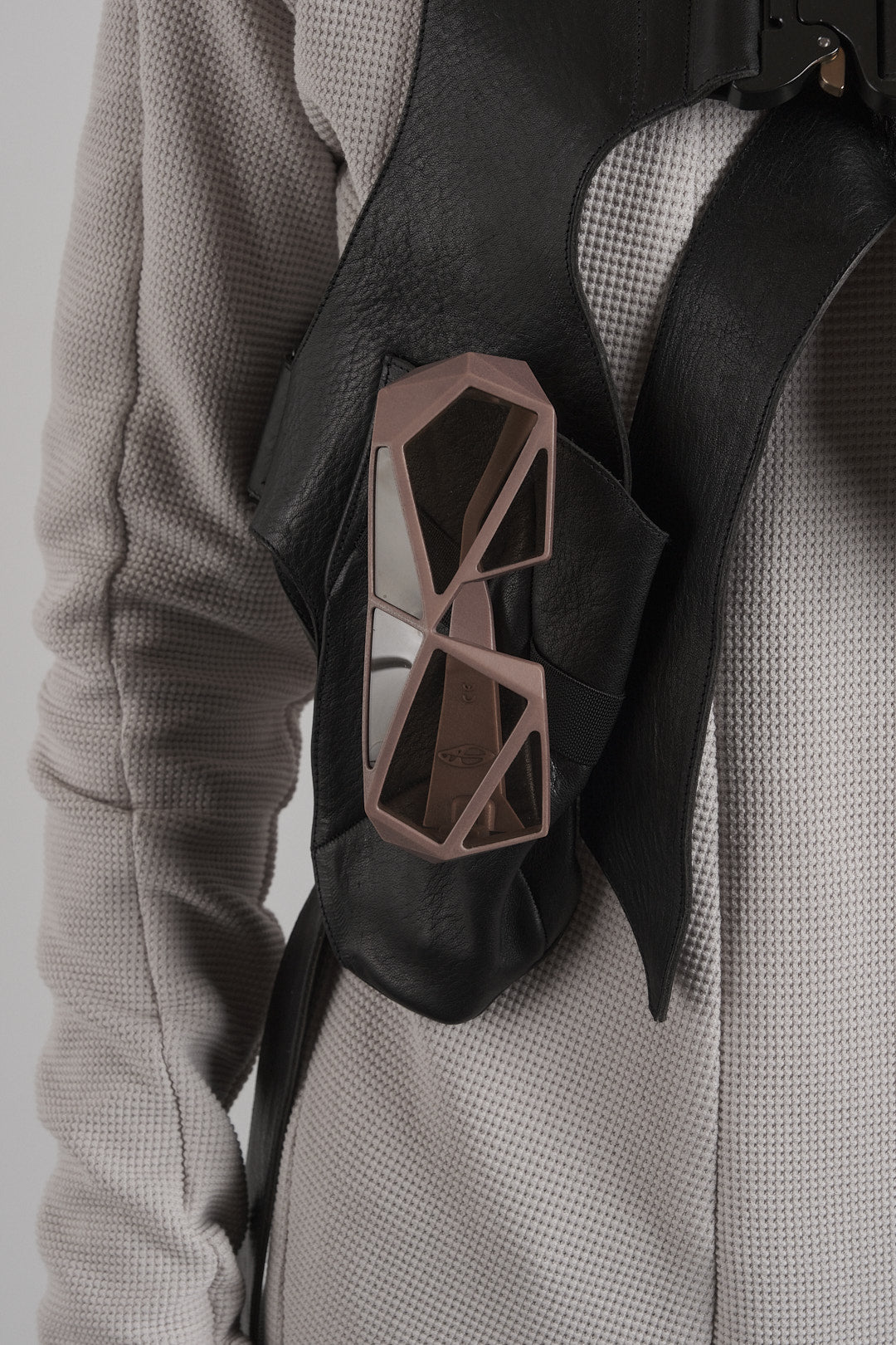 DISTORTION HOLSTER SYSTEM – Holster, LEON EMANUEL BLANCK