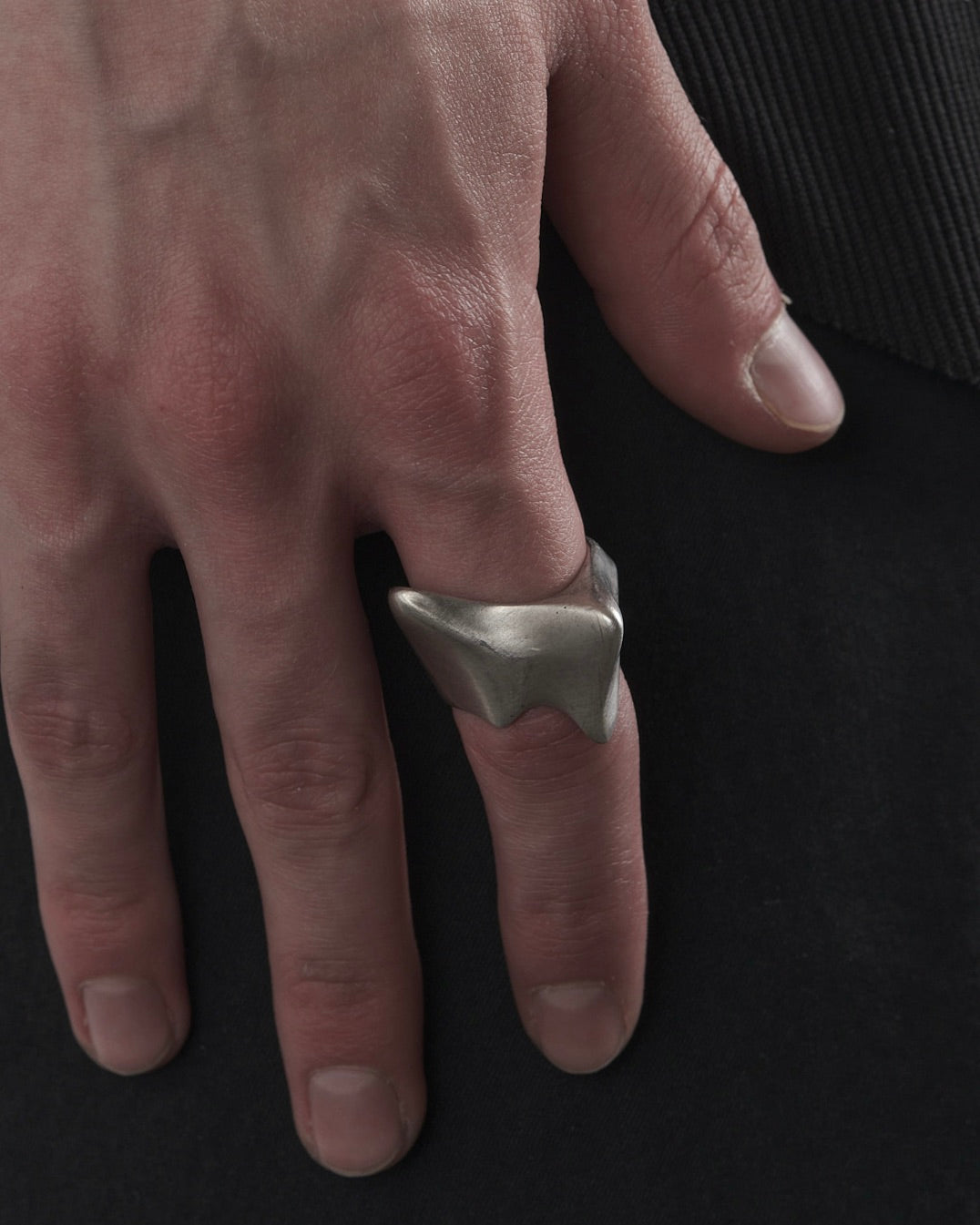 LIQUID RING 1 – Ring, LEON EMANUEL BLANCK