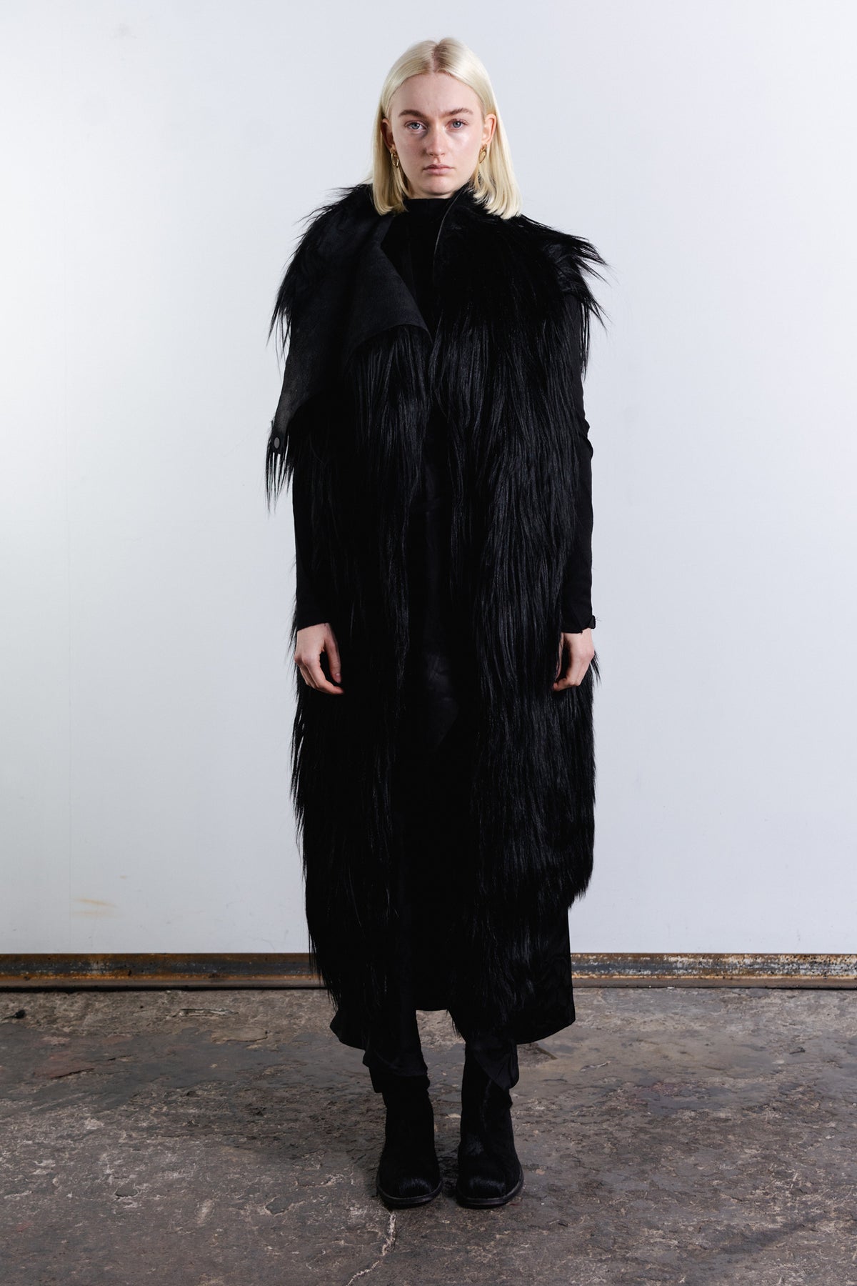 DISTORTION WRAP VEST
